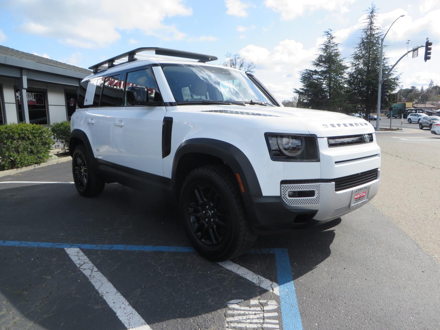 2022 White Land Rover Defender 110 S (SALEJ7RX6N2) with an 2.0L L4 DOHC 16V engine, 8A transmission, located at 2630 Grass Valley Highway, Auburn, CA, 95603, (530) 508-5100, 38.937893, -121.095482 - Photo#2